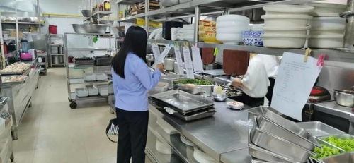 翁旗市場(chǎng)監(jiān)管局多項(xiàng)措施開展餐飲單位食品安全整治行動(dòng)